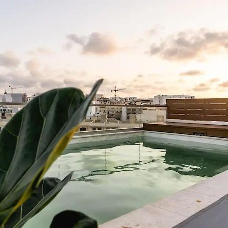 Luxurious & Stylish Penthouse With Private Pool Lägenhet Msida Exteriör bild