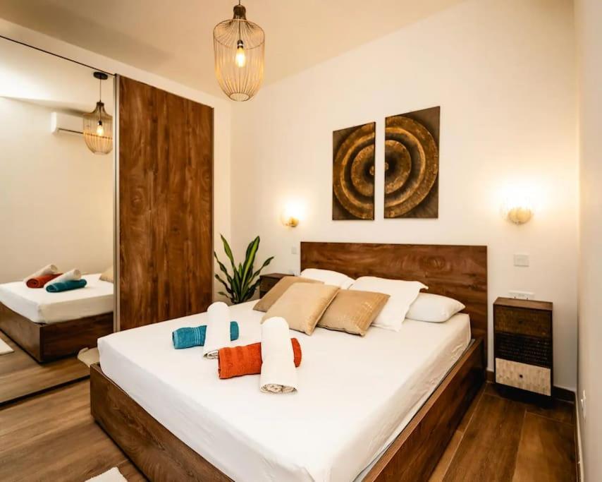 Luxurious & Stylish Penthouse With Private Pool Lägenhet Msida Exteriör bild