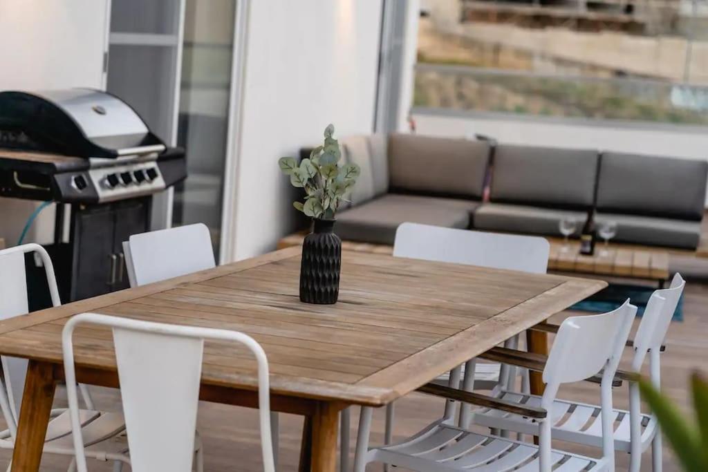 Luxurious & Stylish Penthouse With Private Pool Lägenhet Msida Exteriör bild