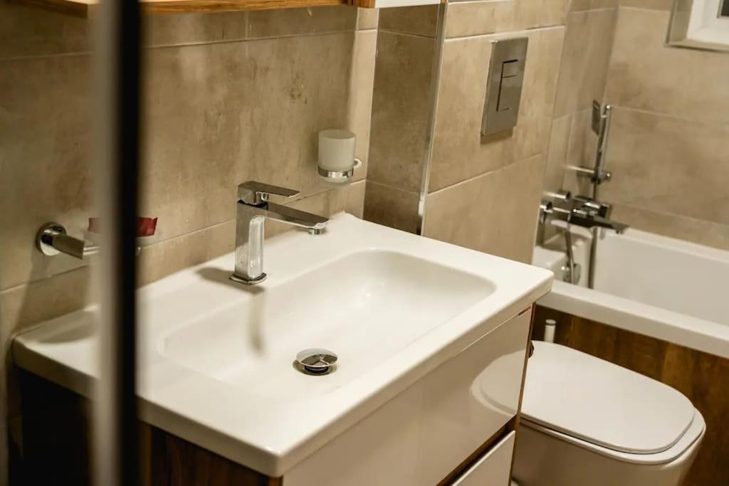 Luxurious & Stylish Penthouse With Private Pool Lägenhet Msida Exteriör bild